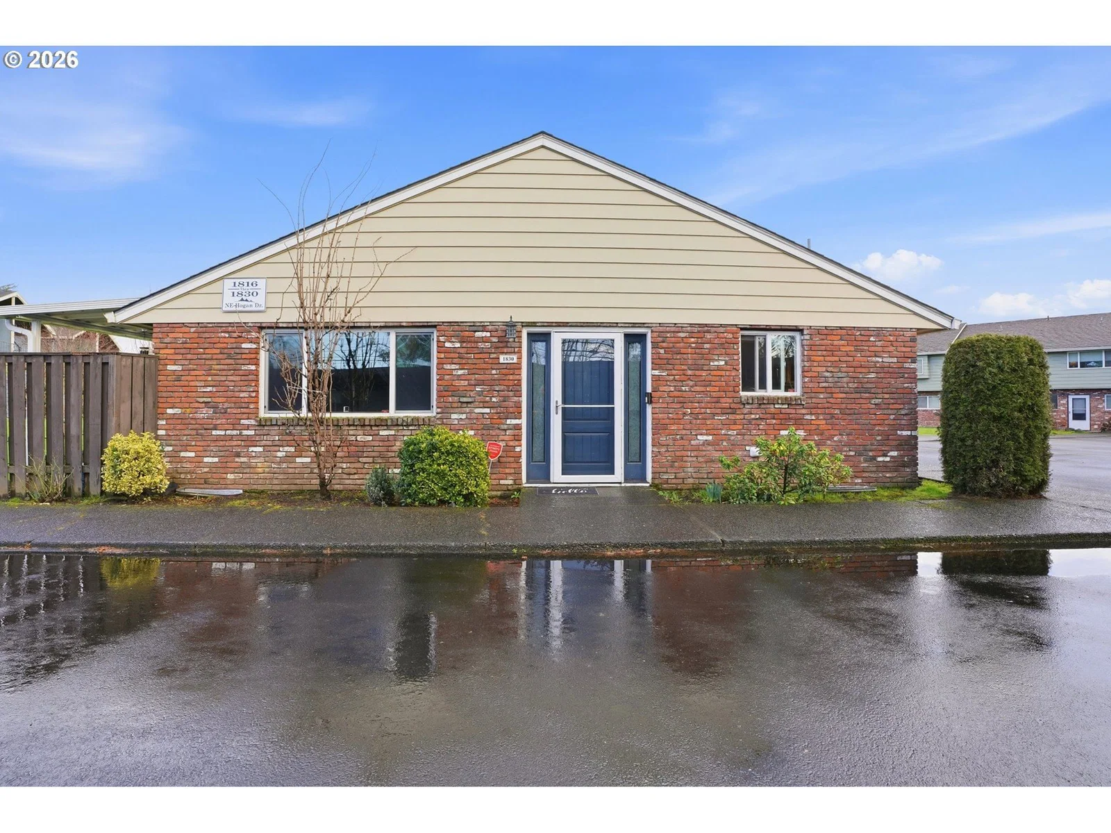 1830 NE HOGAN DR